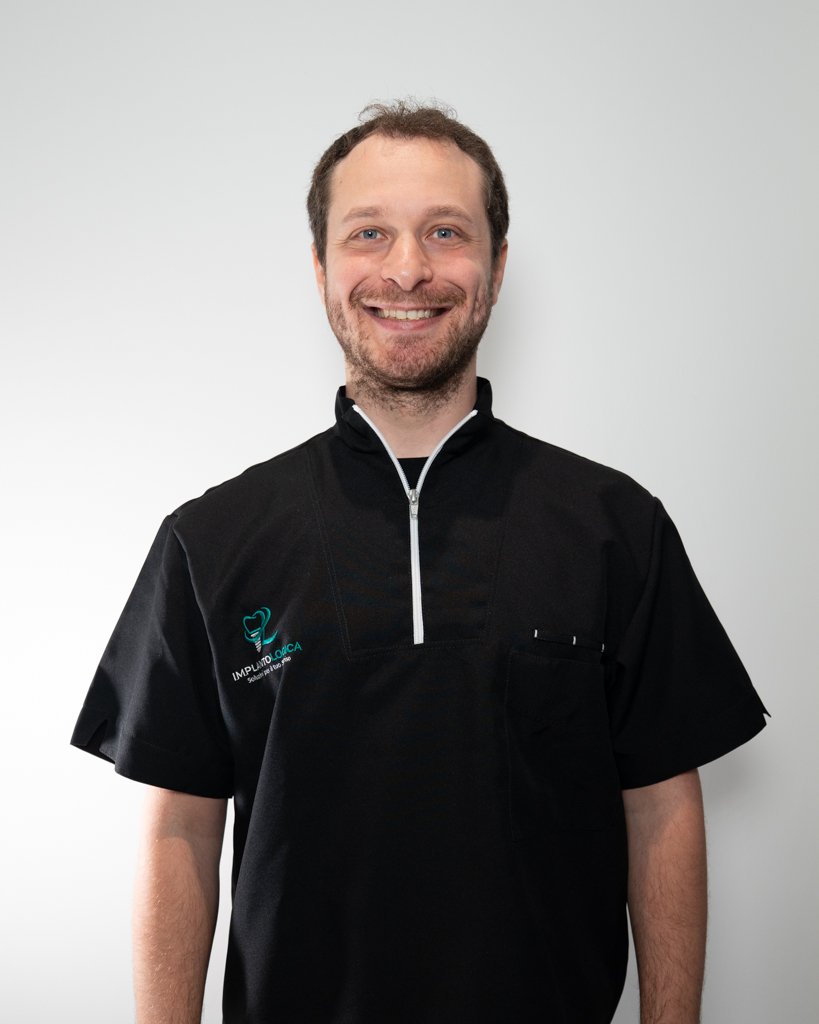 Dott. Leonardo Martellacci, odontoiatra Implantologica